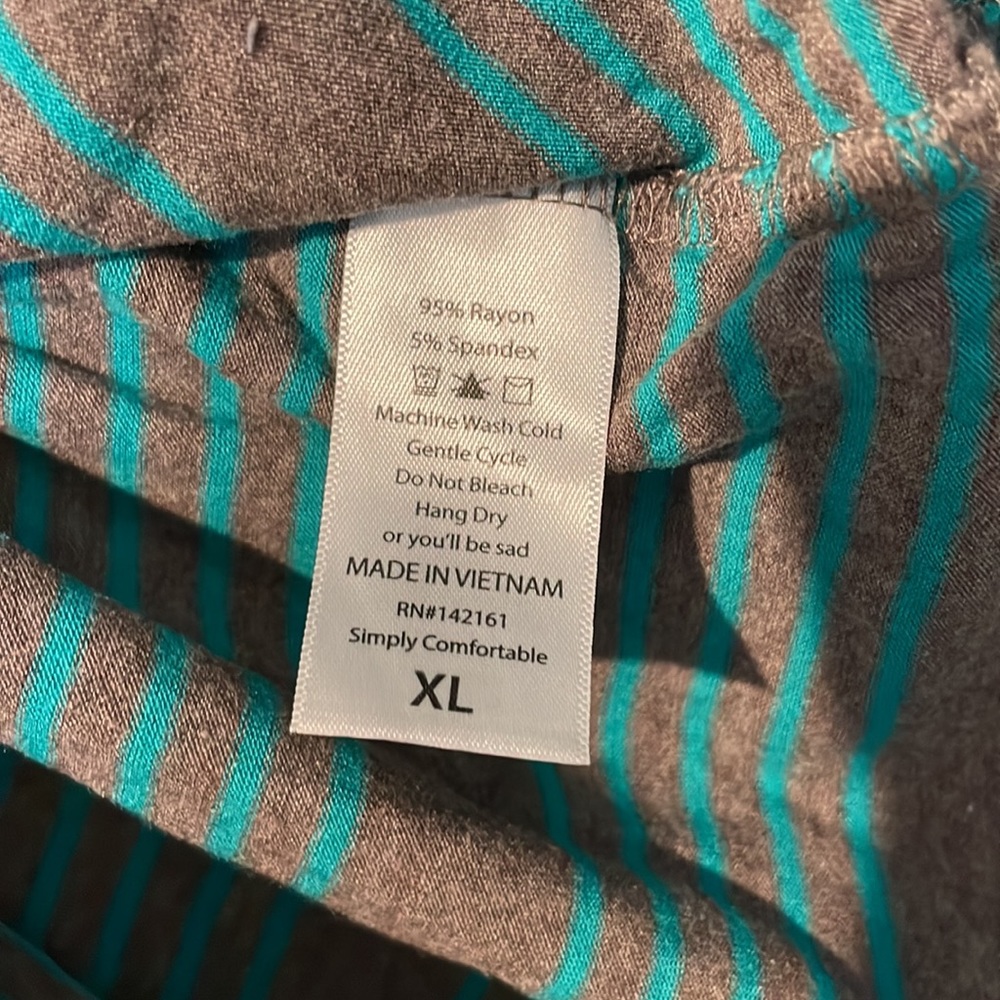 XL LuLaRoe Randy Tee - Picture 3 of 3